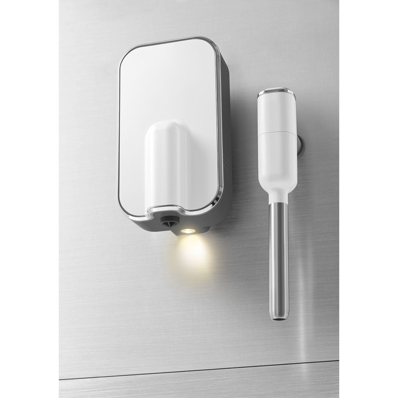 SMEG - Cafetera Espresso Superautomática con espumador de leche